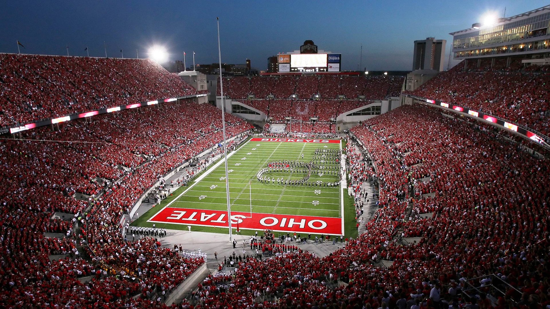 未来足球场馆全面实现绿色节能，环保理念深入人心，足球场建设方案