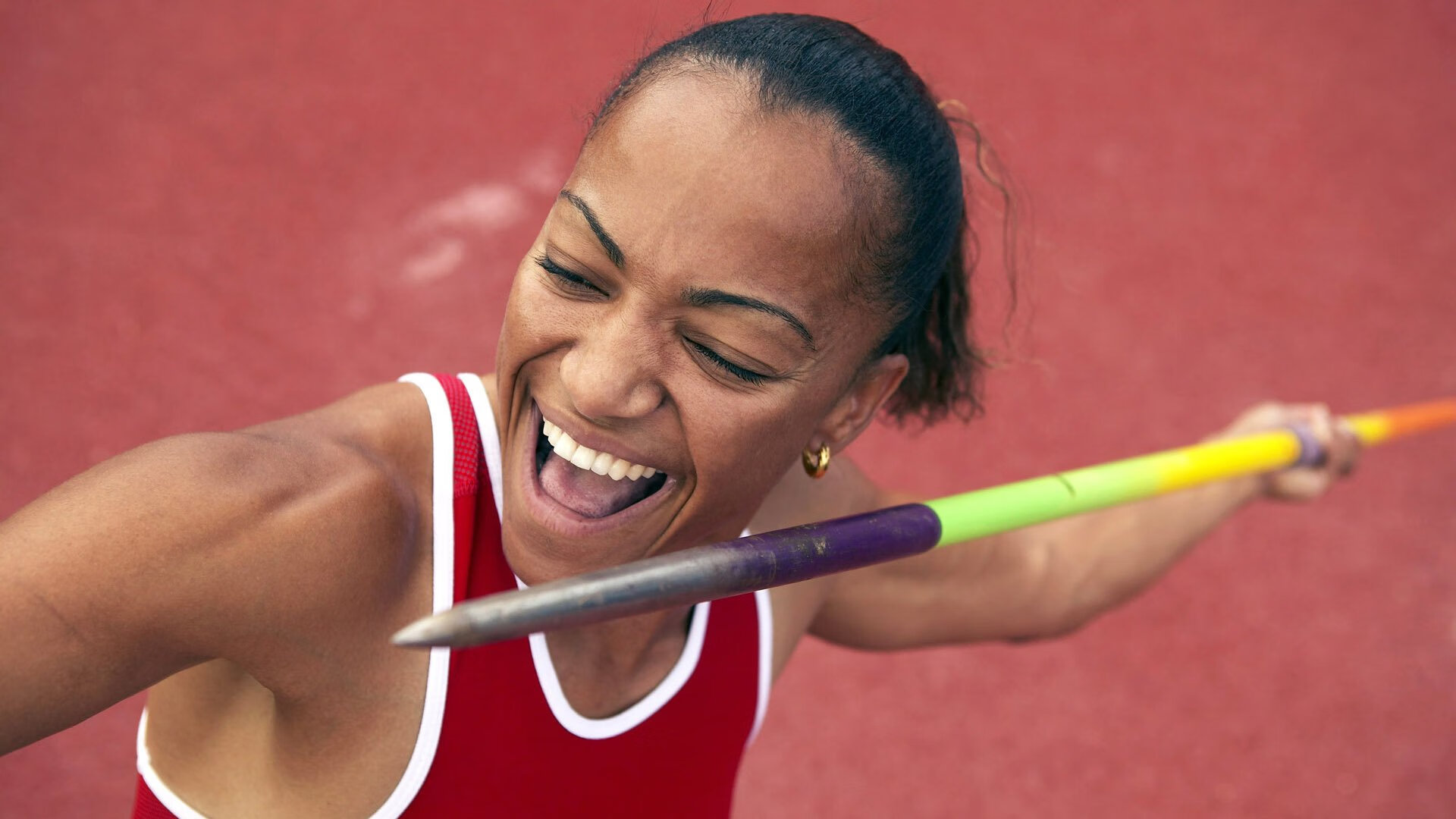 比赛临近气氛紧张训练节奏与战术模拟进入高频冲刺阶段,比赛紧张怎么描述比较好